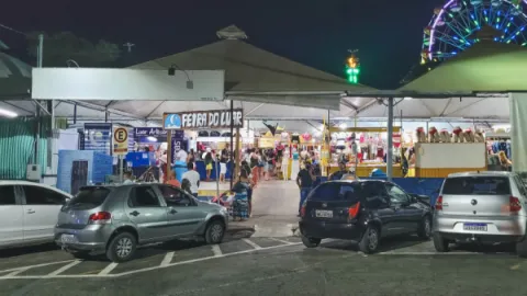 Foto demonstrativa de Feira do Luar em Caldas Novas: Artesanato e Gastronomia
